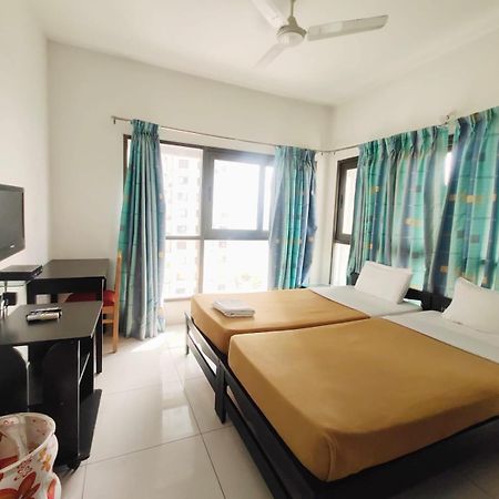 Private Rooms In Blue Ridge Hinjawadi Bagian luar foto